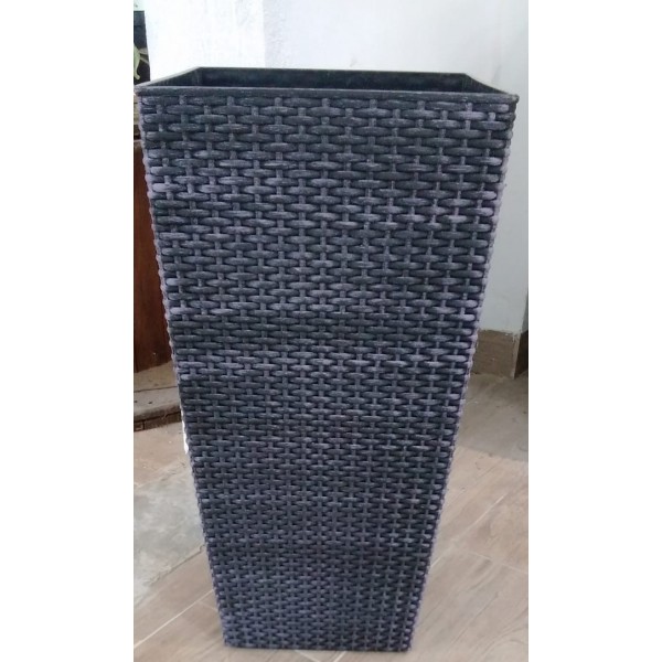 pot pyramide polyrotin lillas